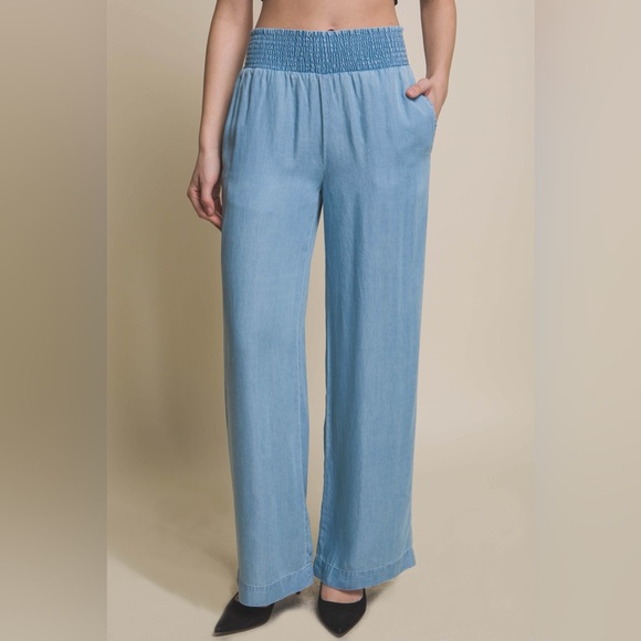 NWOT Tencel high Rise Flowy Pants - Picture 2 of 3